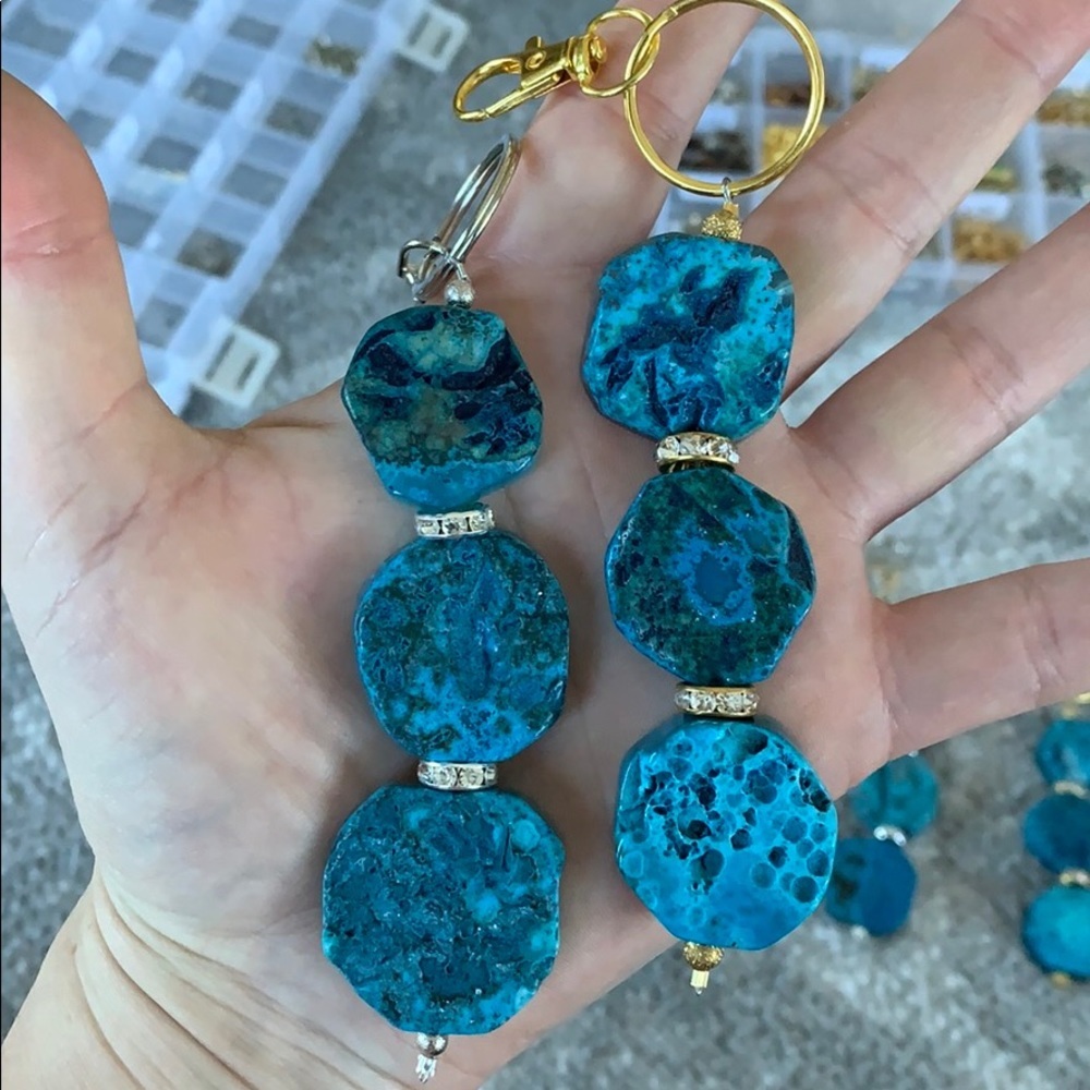 Blue agate stone keychain - Picture 2 of 7